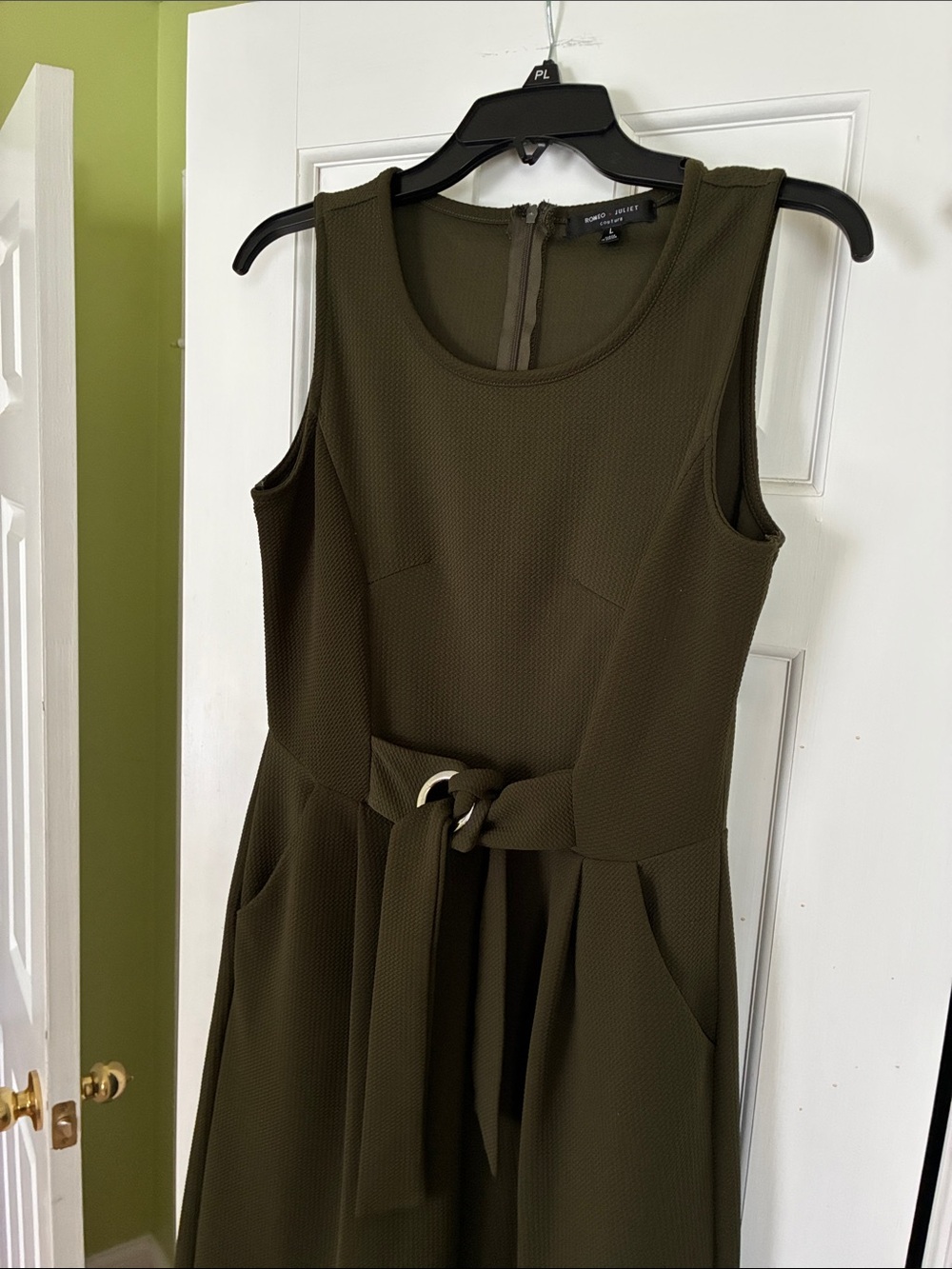 Romeo.Juliet Sleeveless Olive Green Belted Wide Leg Jumpsuit. Size L - Picture 2 of 7
